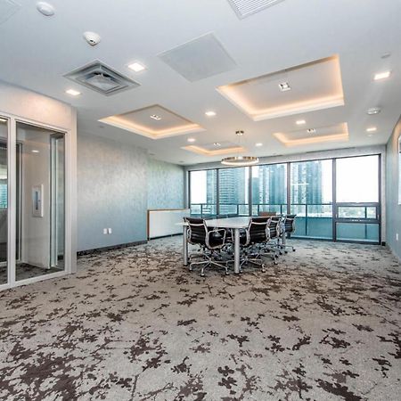 טורונטו Condo In Parklawn & Lake Shore With Free Parking Close To Airport מראה חיצוני תמונה