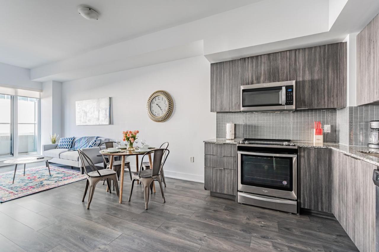 טורונטו Condo In Parklawn & Lake Shore With Free Parking Close To Airport מראה חיצוני תמונה