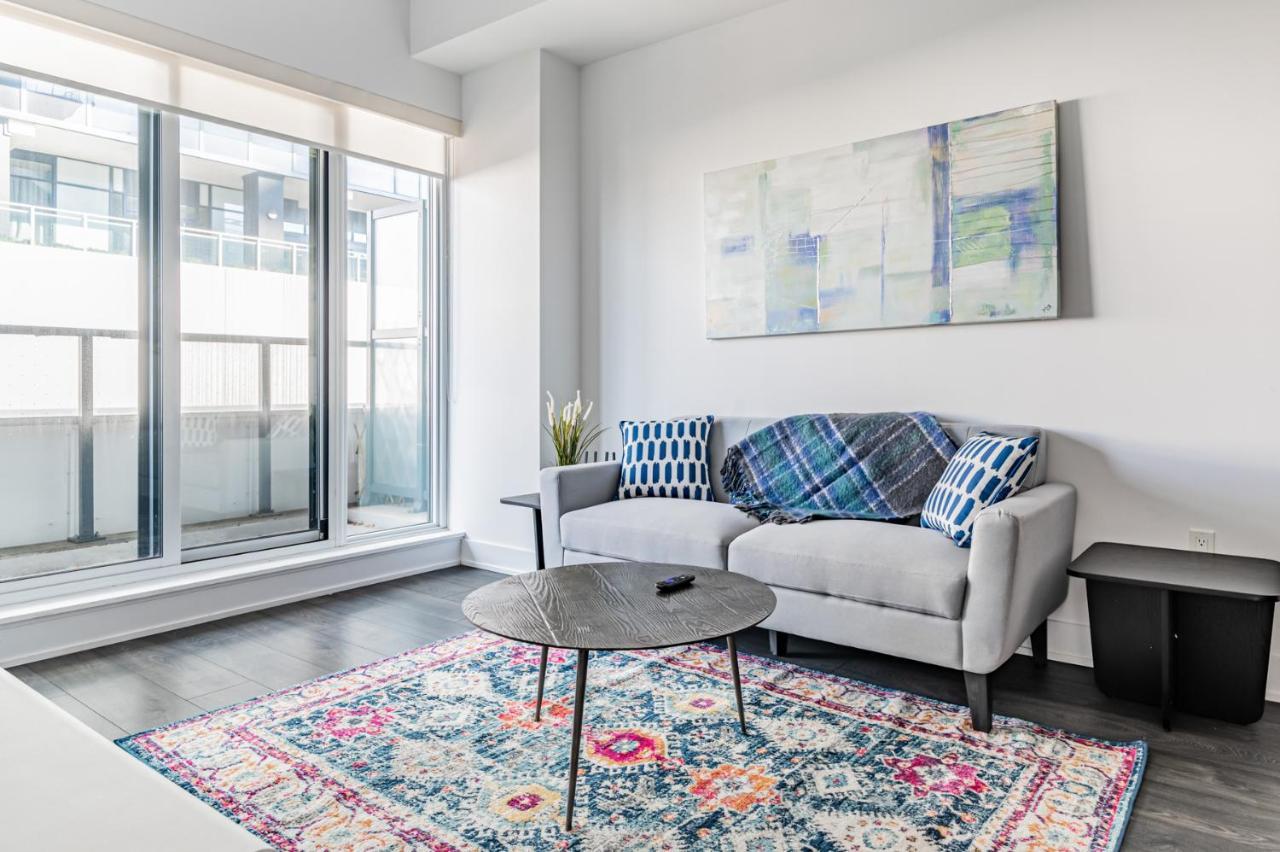 טורונטו Condo In Parklawn & Lake Shore With Free Parking Close To Airport מראה חיצוני תמונה