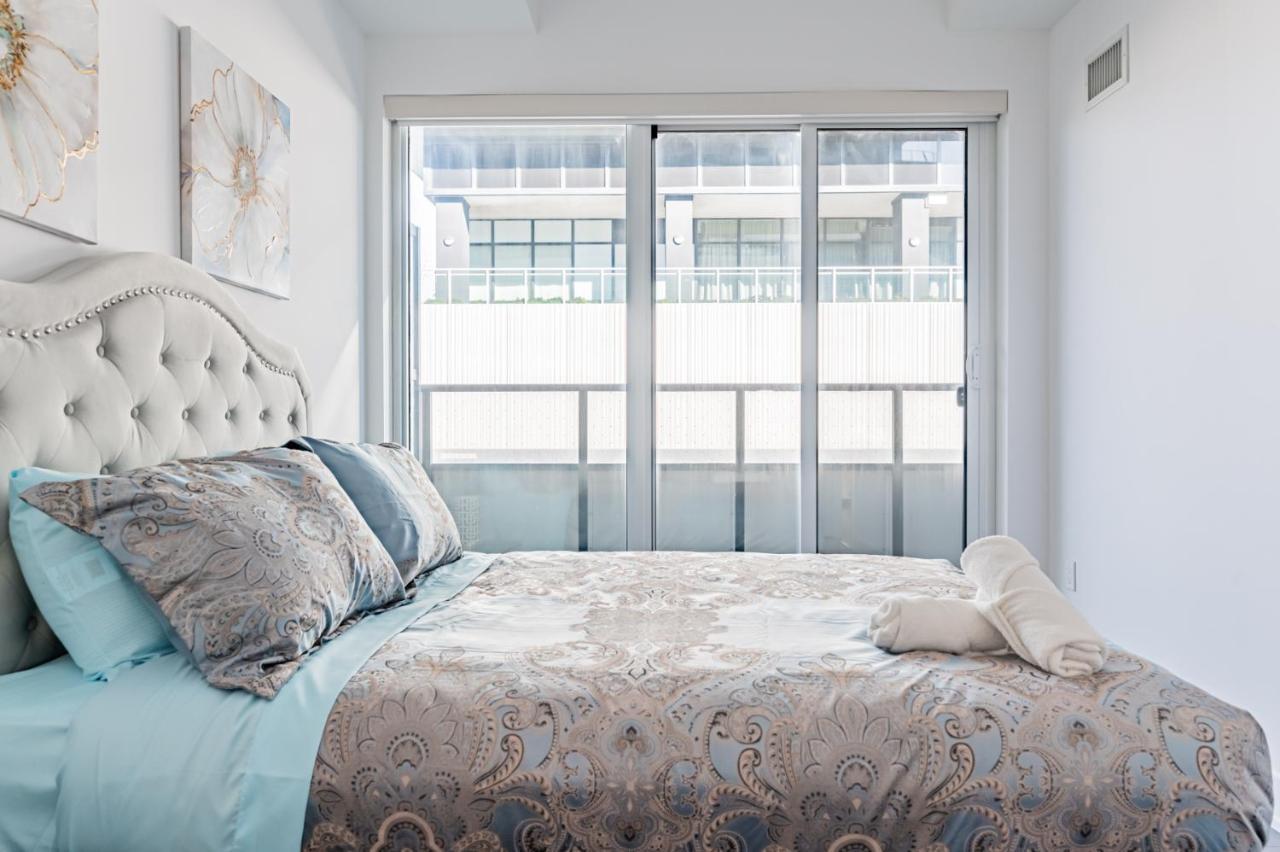טורונטו Condo In Parklawn & Lake Shore With Free Parking Close To Airport מראה חיצוני תמונה
