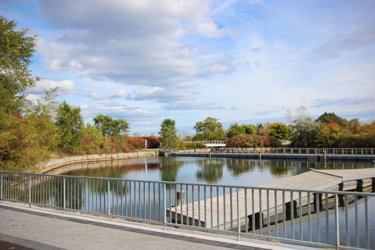טורונטו Condo In Parklawn & Lake Shore With Free Parking Close To Airport מראה חיצוני תמונה