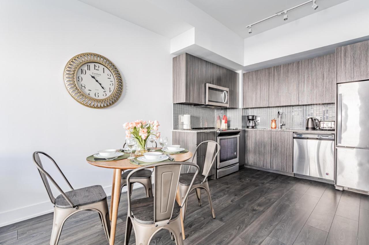טורונטו Condo In Parklawn & Lake Shore With Free Parking Close To Airport מראה חיצוני תמונה