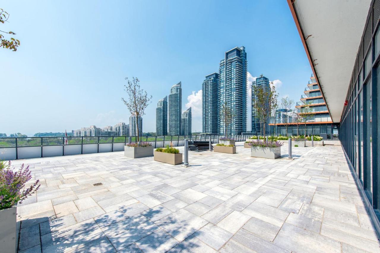 טורונטו Condo In Parklawn & Lake Shore With Free Parking Close To Airport מראה חיצוני תמונה