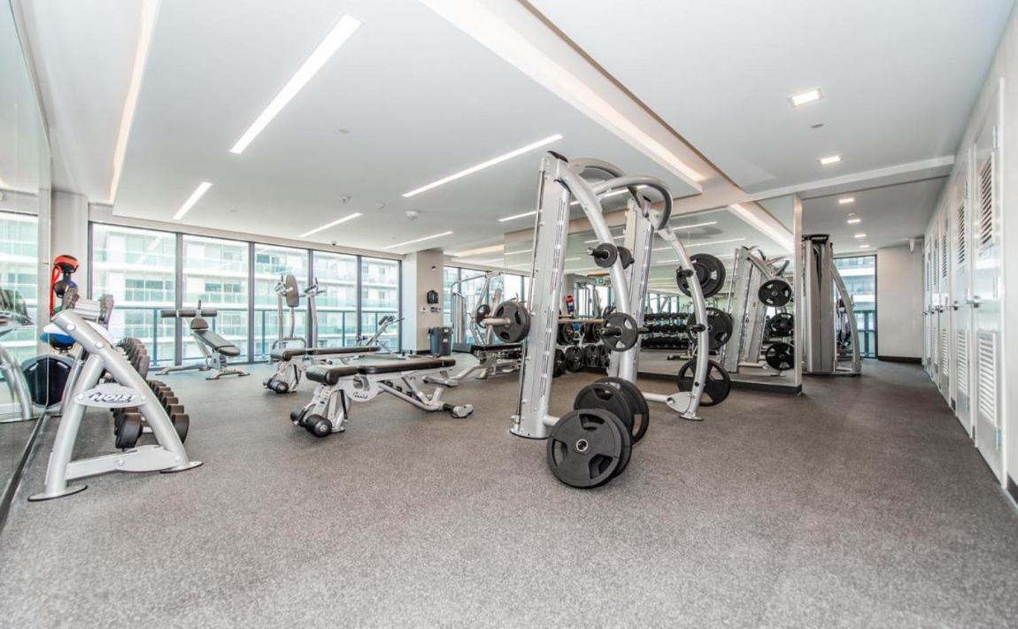 טורונטו Condo In Parklawn & Lake Shore With Free Parking Close To Airport מראה חיצוני תמונה
