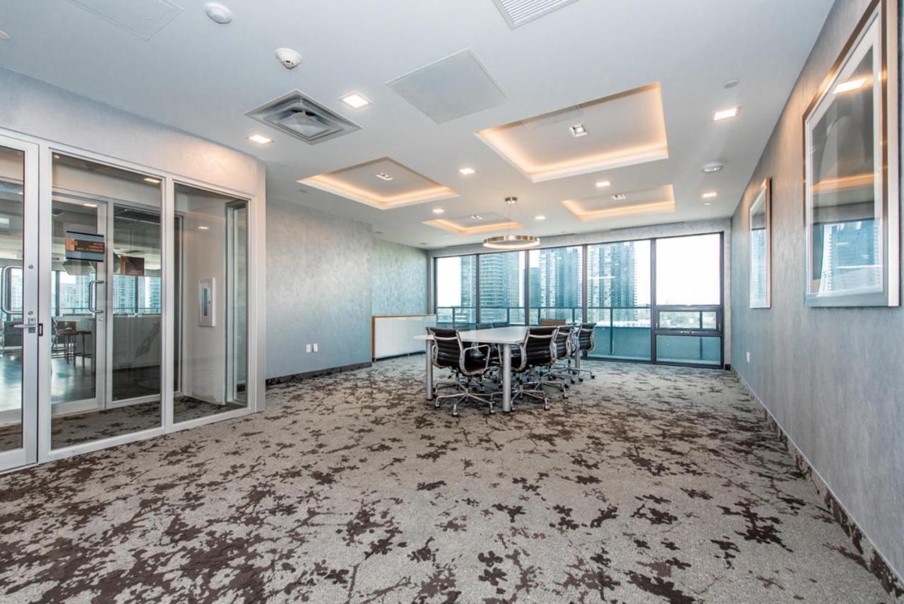 טורונטו Condo In Parklawn & Lake Shore With Free Parking Close To Airport מראה חיצוני תמונה