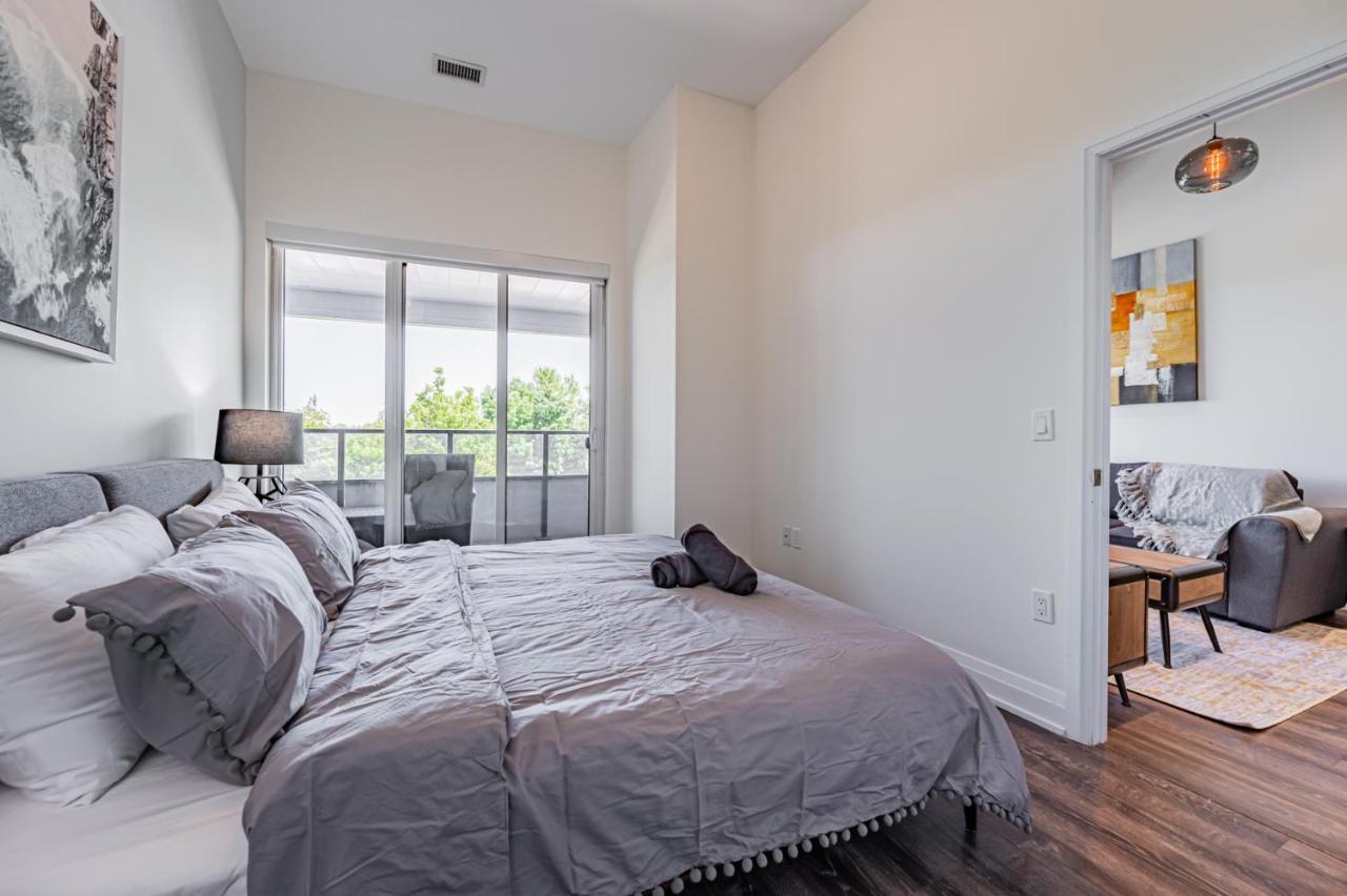 טורונטו Condo In Parklawn & Lake Shore With Free Parking Close To Airport מראה חיצוני תמונה