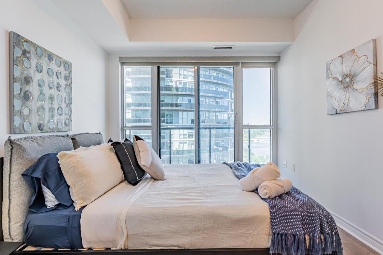 טורונטו Condo In Parklawn & Lake Shore With Free Parking Close To Airport מראה חיצוני תמונה