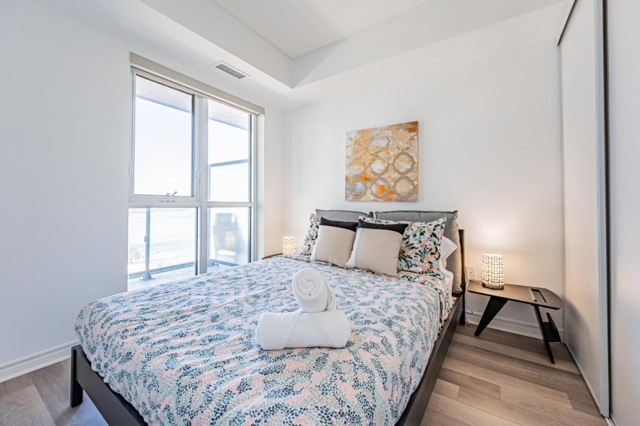 טורונטו Condo In Parklawn & Lake Shore With Free Parking Close To Airport מראה חיצוני תמונה